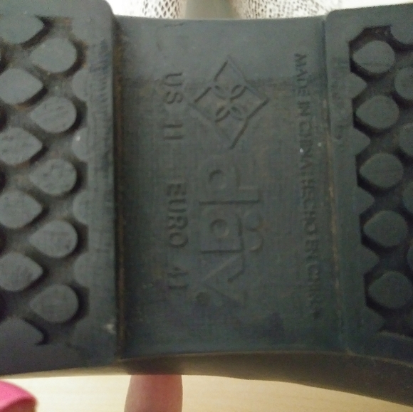 NWT. DAV. Rain boots - Picture 5 of 6